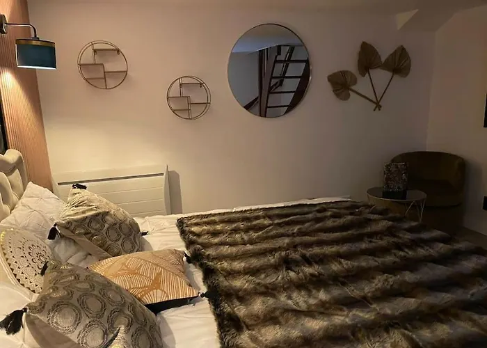 Suite D\'Amour Et Detente Jacuzzi, Sauna Et Massage