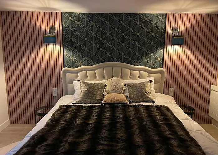 Suite D\'Amour Et Detente Jacuzzi, Sauna Et Massage