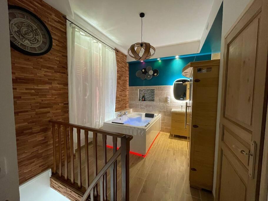 D'amour Et Detente Jacuzzi, Sauna Et Massage * Chartrettes
